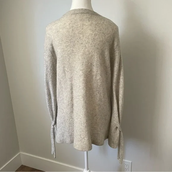 Aritzia The Group Babaton Malcorra Tie Sweater Light Grey Wool/Yak Blend Size S - Picture 2 of 9